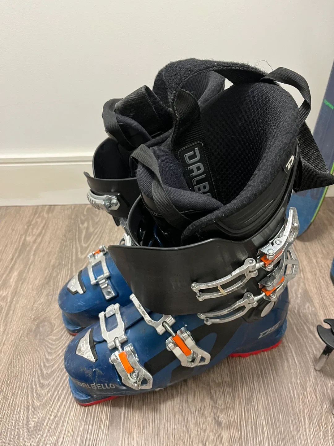 Dalbello DS 27.5 Ski Boots image indicator(2)