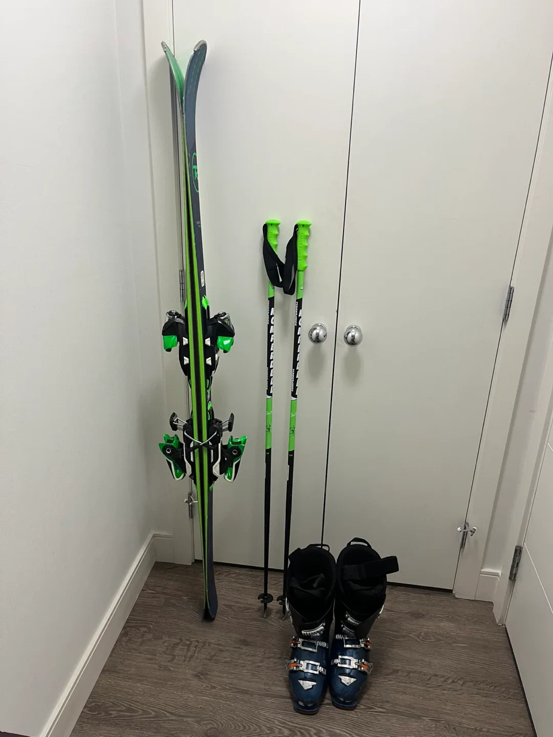 Rossignol Skis with bindinhs, Komperdell Poles, Set image indicator(5)