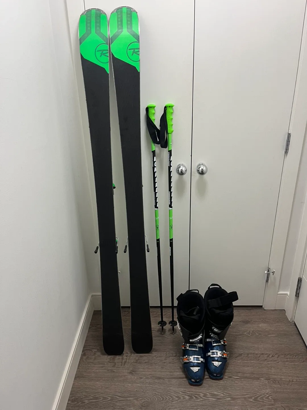 Rossignol Skis with bindinhs, Komperdell Poles, Set image indicator(4)