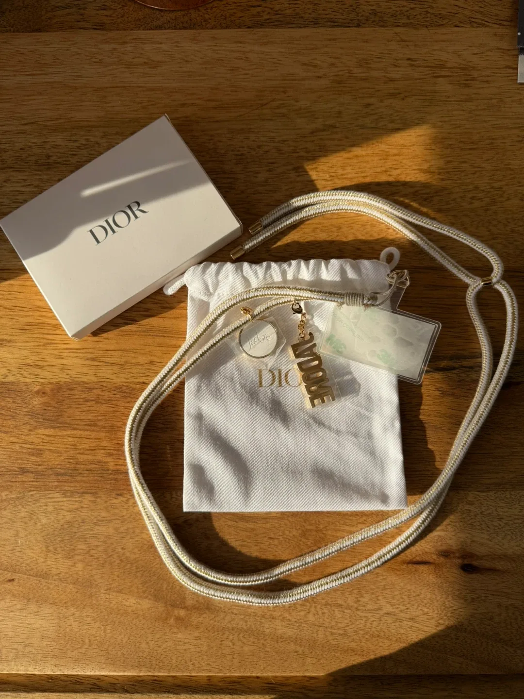 Dior J'Adior Phone Accessories image indicator(2)