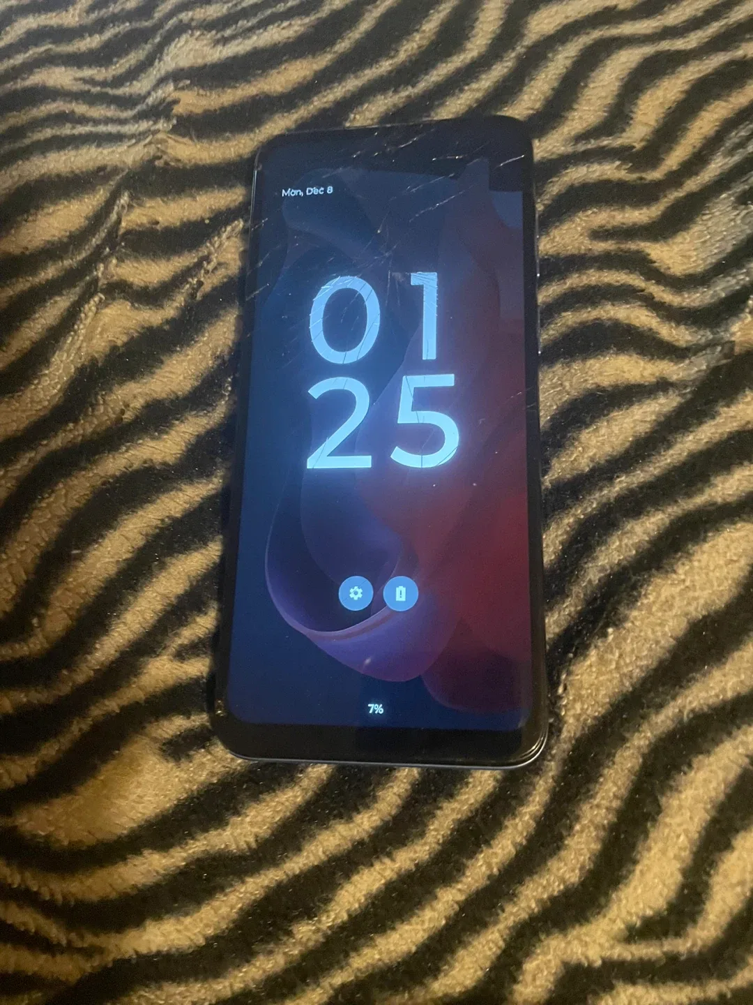 motorola gplay cracked but works 672-975-5534