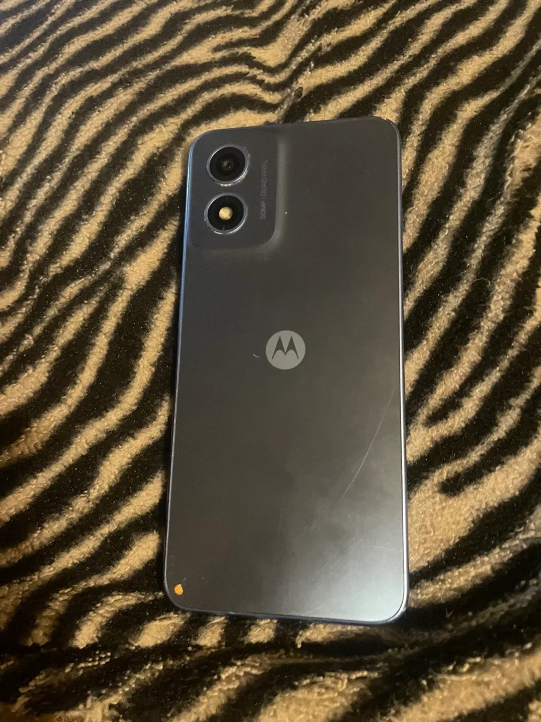 motorola gplay cracked but works 672-975-5534 image indicator(2)