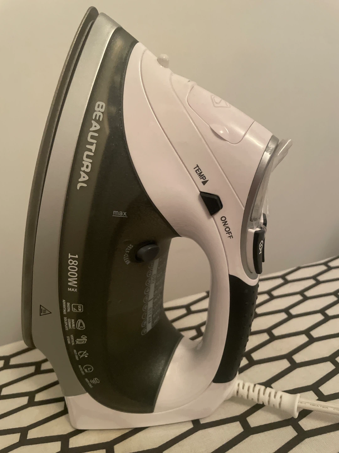 Beautural 1800W Steam Iron with Original Box - photo 2