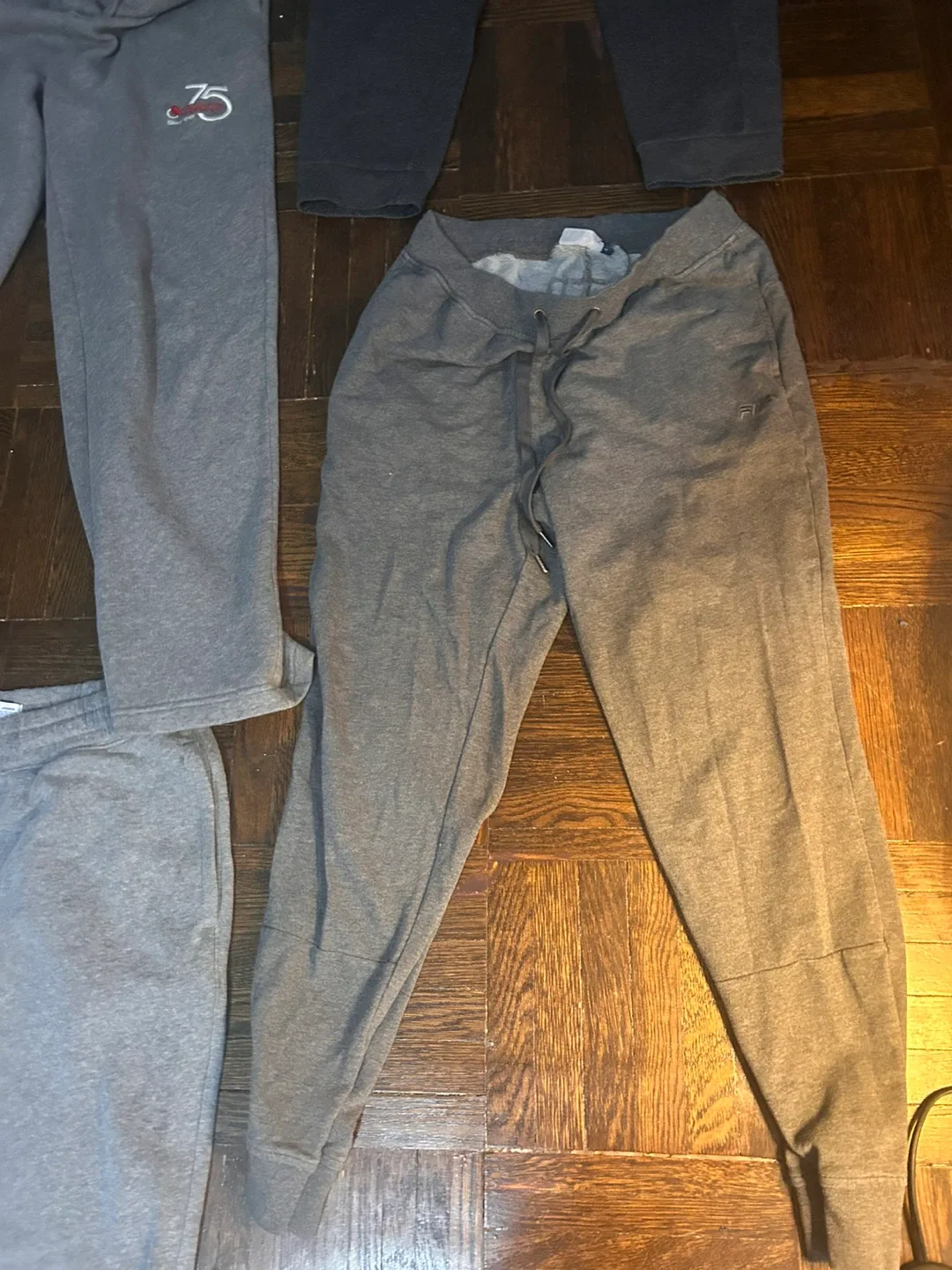 5 pices Old Navy Grey Joggers - Size Large image indicator(7)