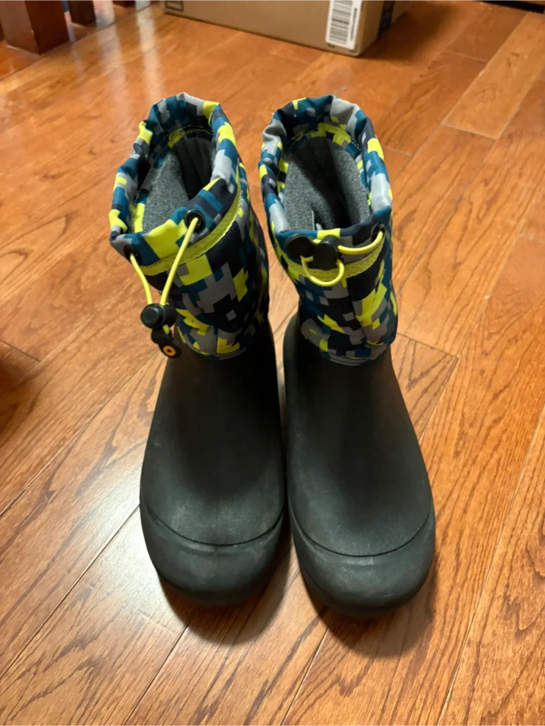 Bogs Kids Snow Boots Size 6