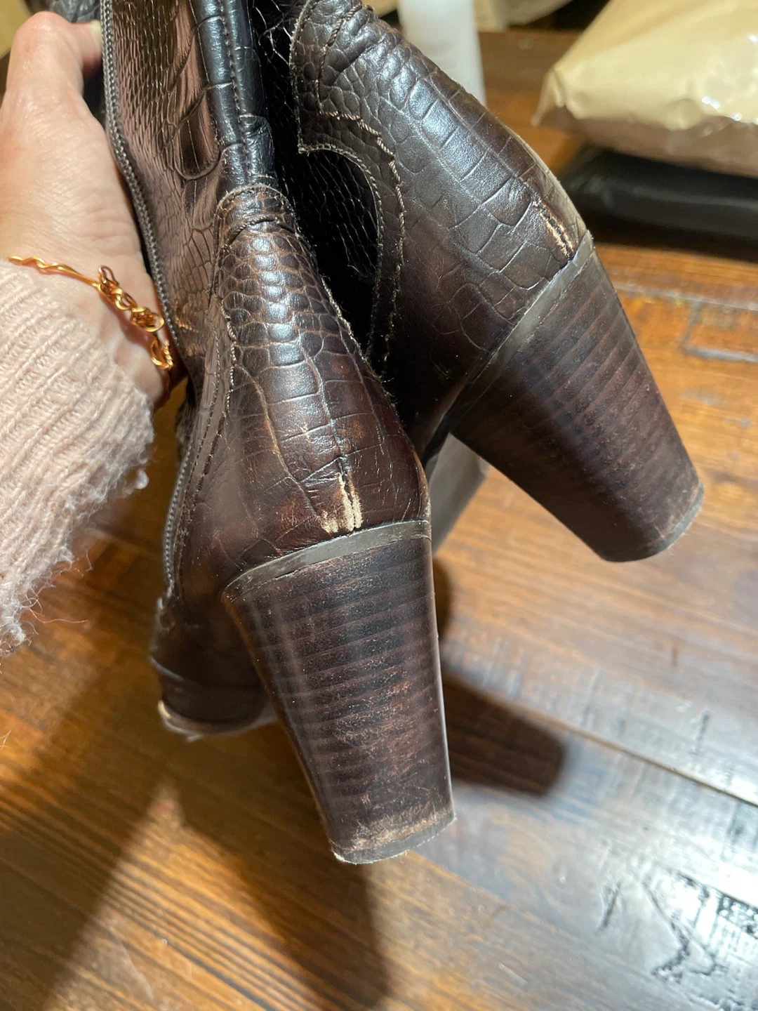 Stuart Weitzman Croc Embos Leather Brown Made in Spain size 9.5 - photo 4