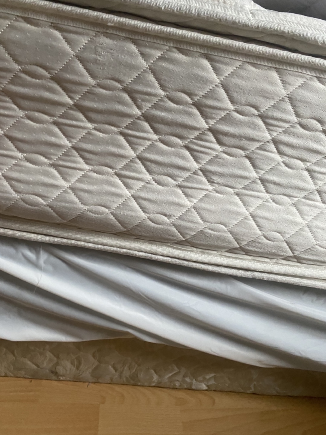 Queen bed - photo 5