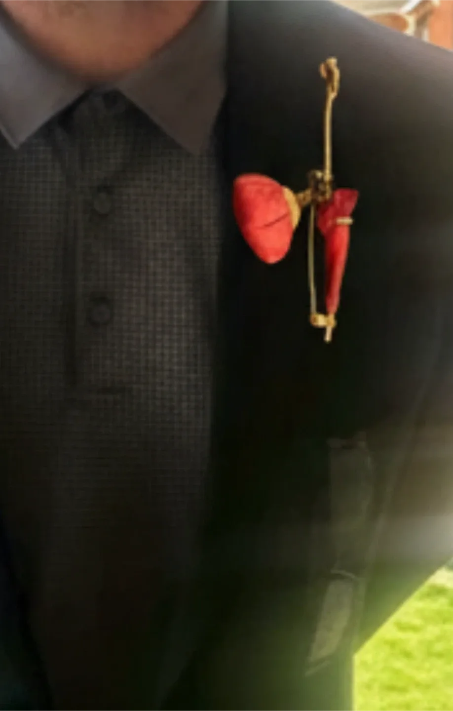 Spectacular leather and gold plated umbrella btooch image indicator(3)