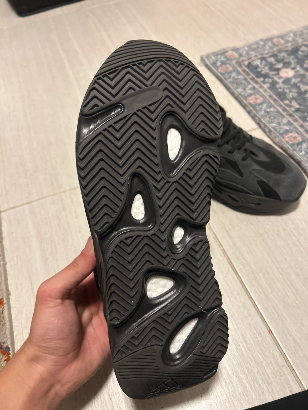 Adidas Yeezy 700 V3 Alvah - Size 9.5 US - photo 4
