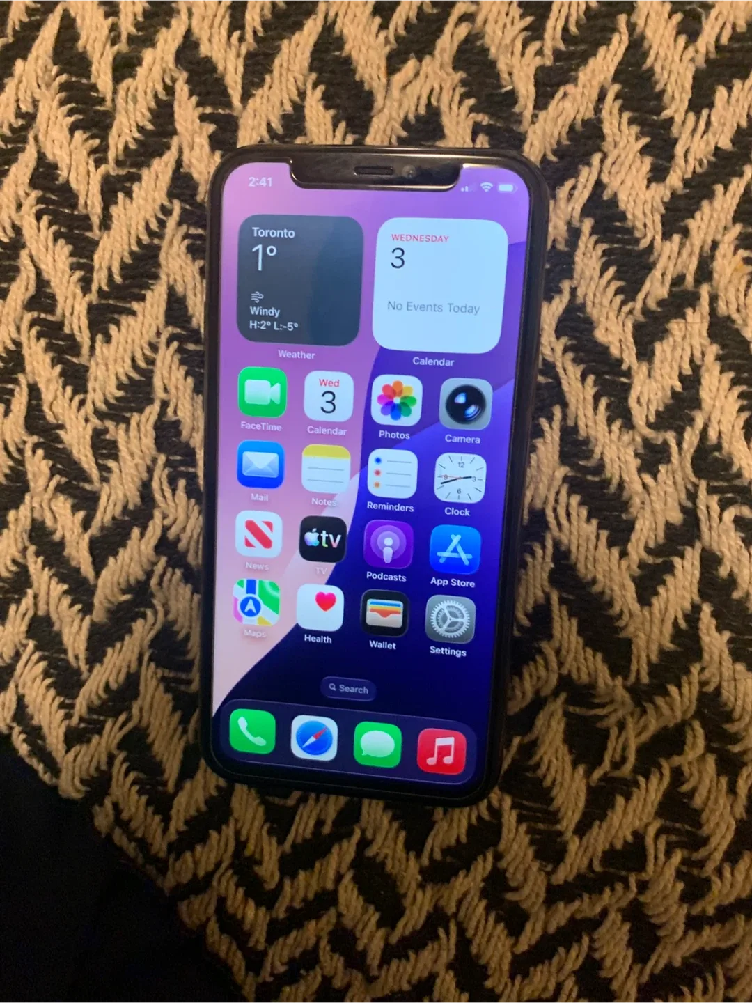 iPhone 11 Pro - 256GB asking 180 open to offers image indicator(2)