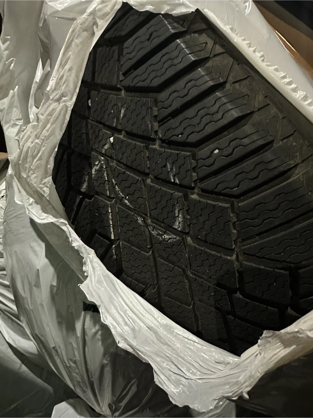 Set of 4 - Continental VikingContact 7 Winter Tyres - photo 2