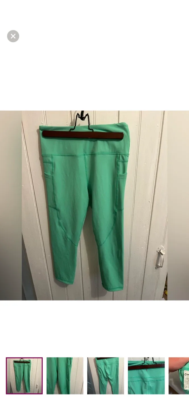 Zyia Active Capri Leggings, Size 6-8