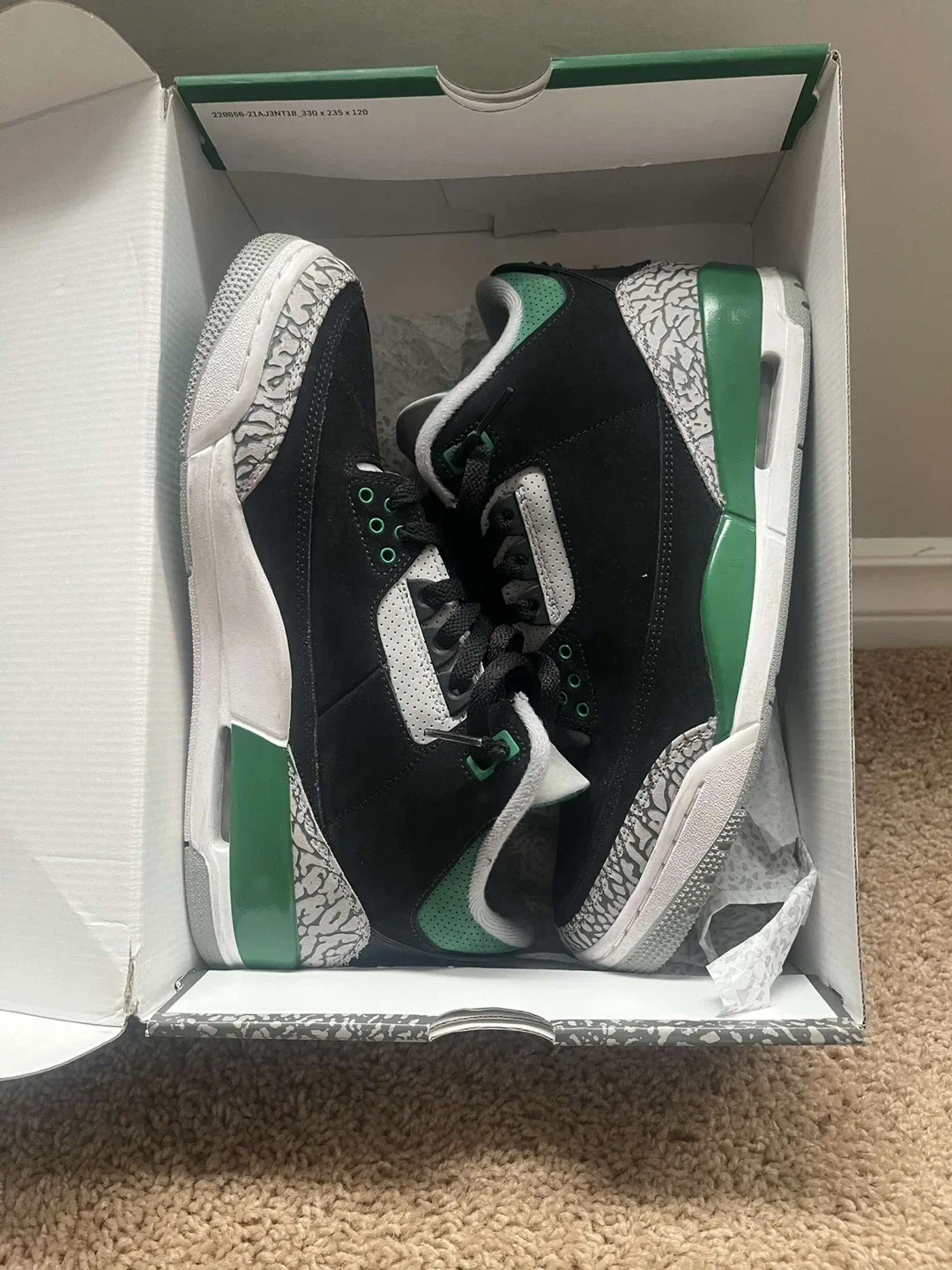 Air Jordan 3 Retro 'Pine Green' Size 9