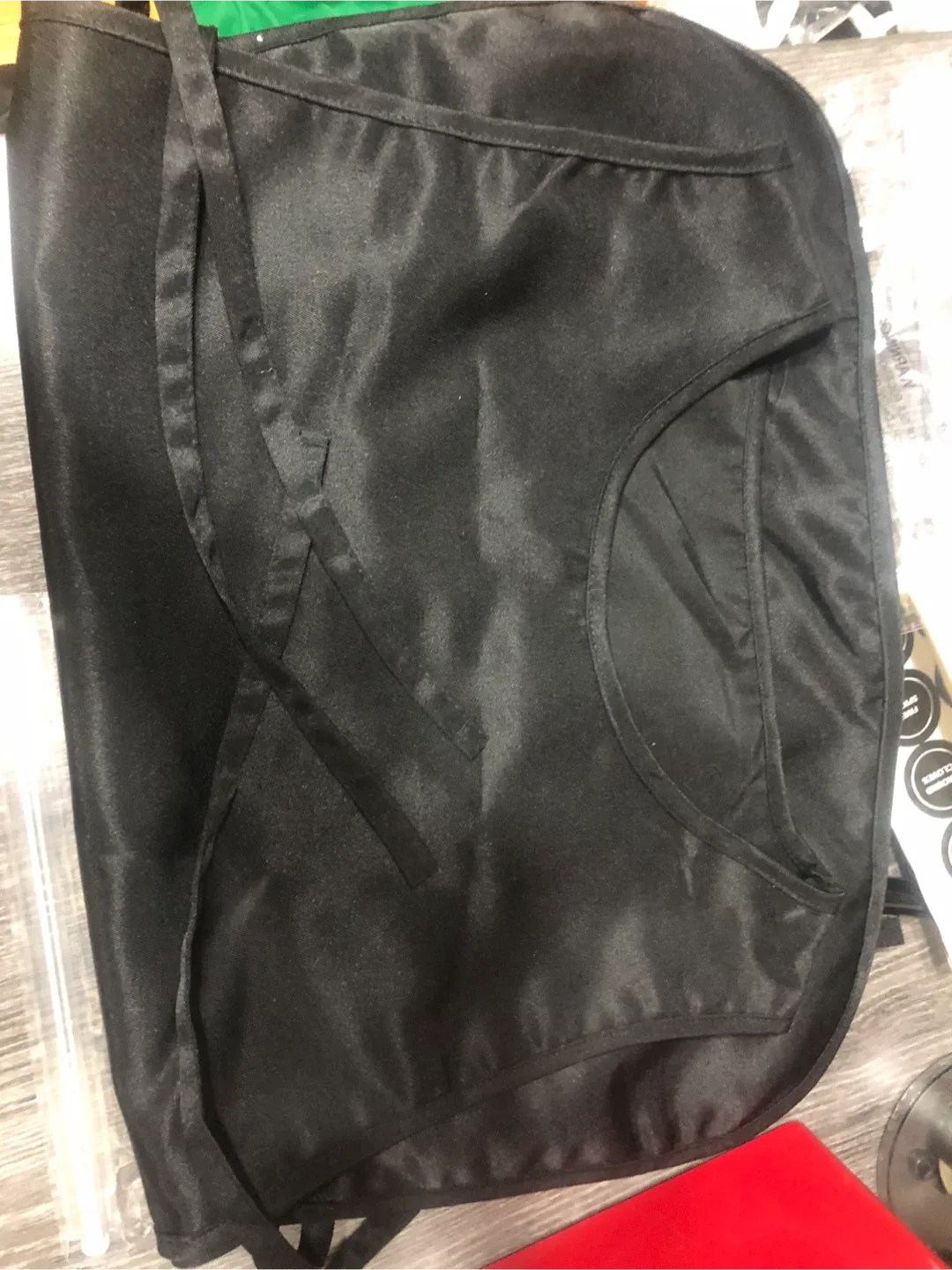 NEW-Jubatus Cobbler Apron Vest - Black image indicator(5)