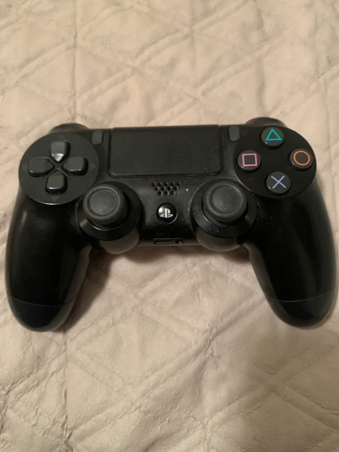 PlayStation 4 (PS4) DualShock 4 Controllers image indicator(3)