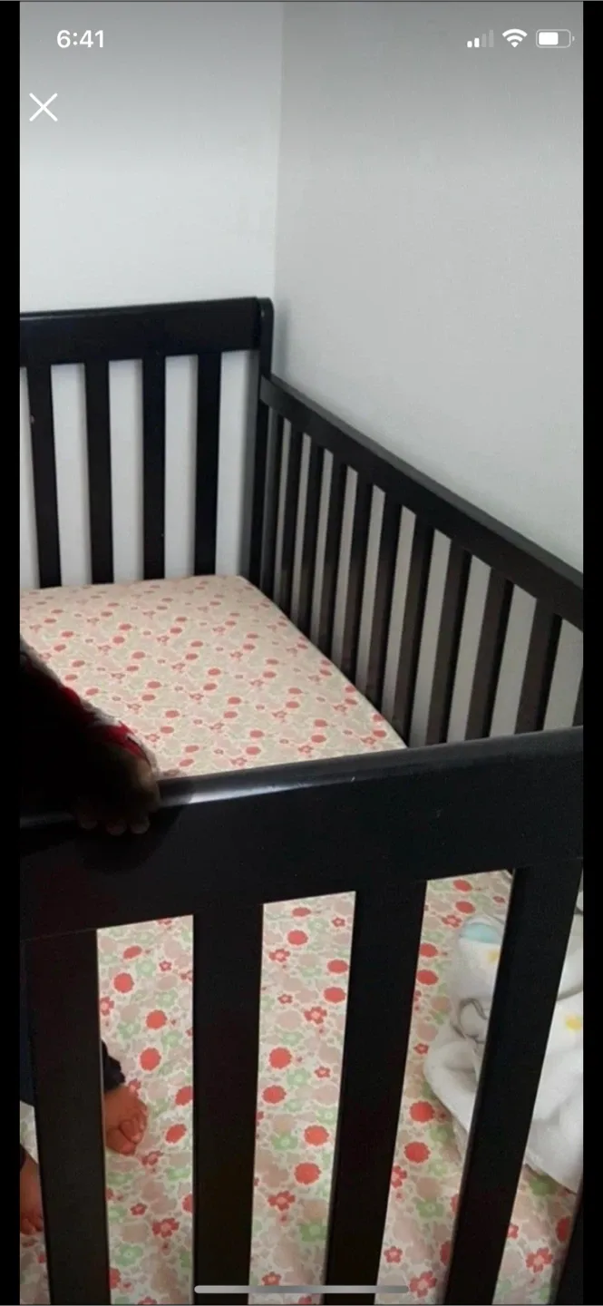 black toddler Crib