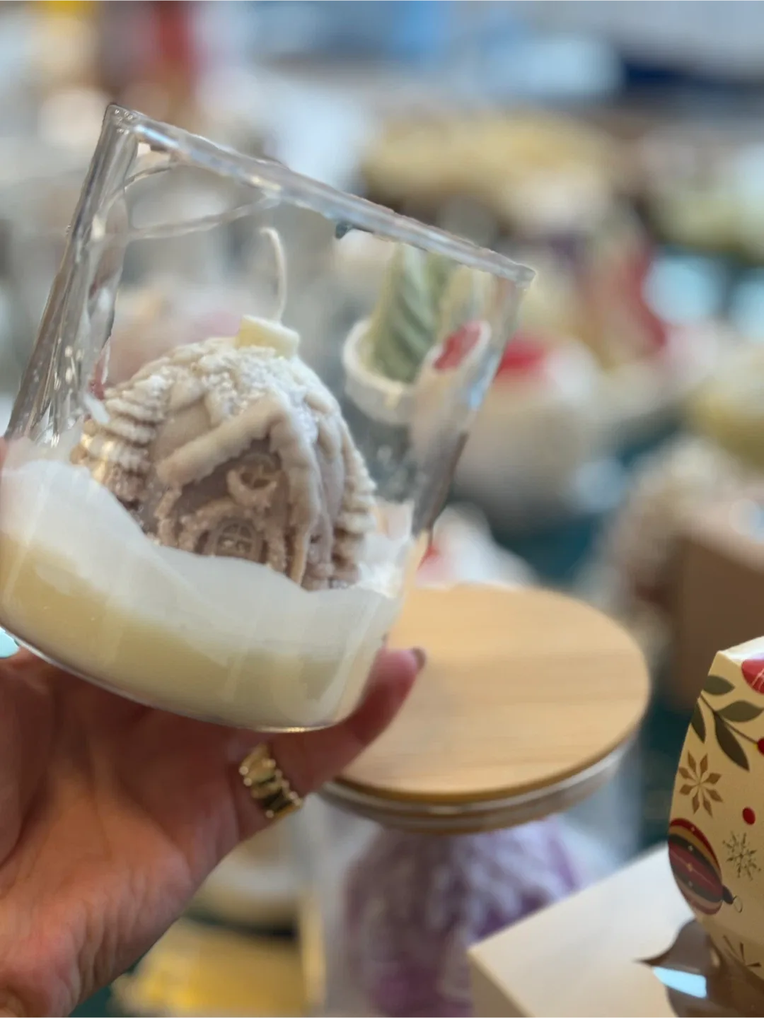 House Shaped Candle in Glass Jar image indicator(2)