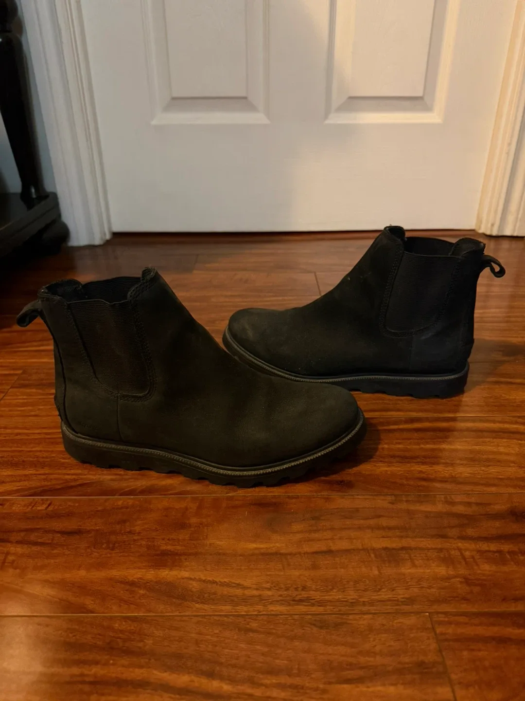 Sorel Black Leather Chelsea Boots - Size 9