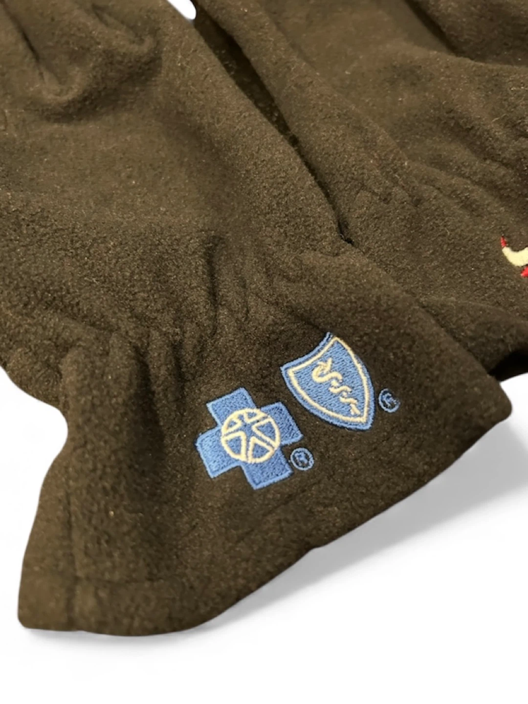 Chicago Bulls & Advocate Health Gloves - photo 3