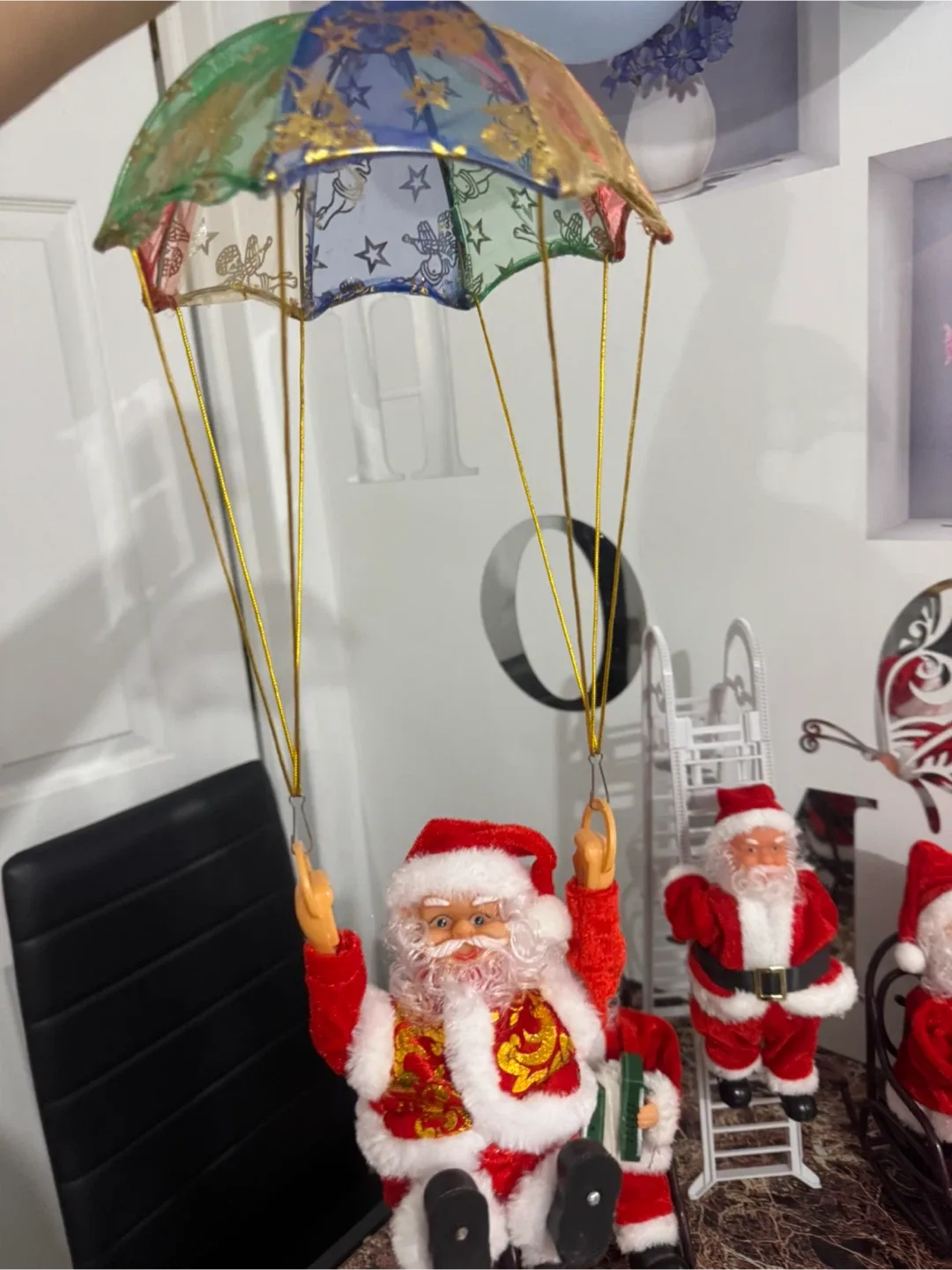 Santa Parachute Christmas Ornament image indicator(3)