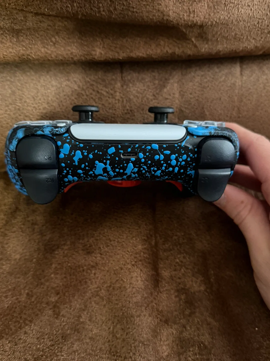 AIM Controllers Custom PS5 Controller image indicator(3)