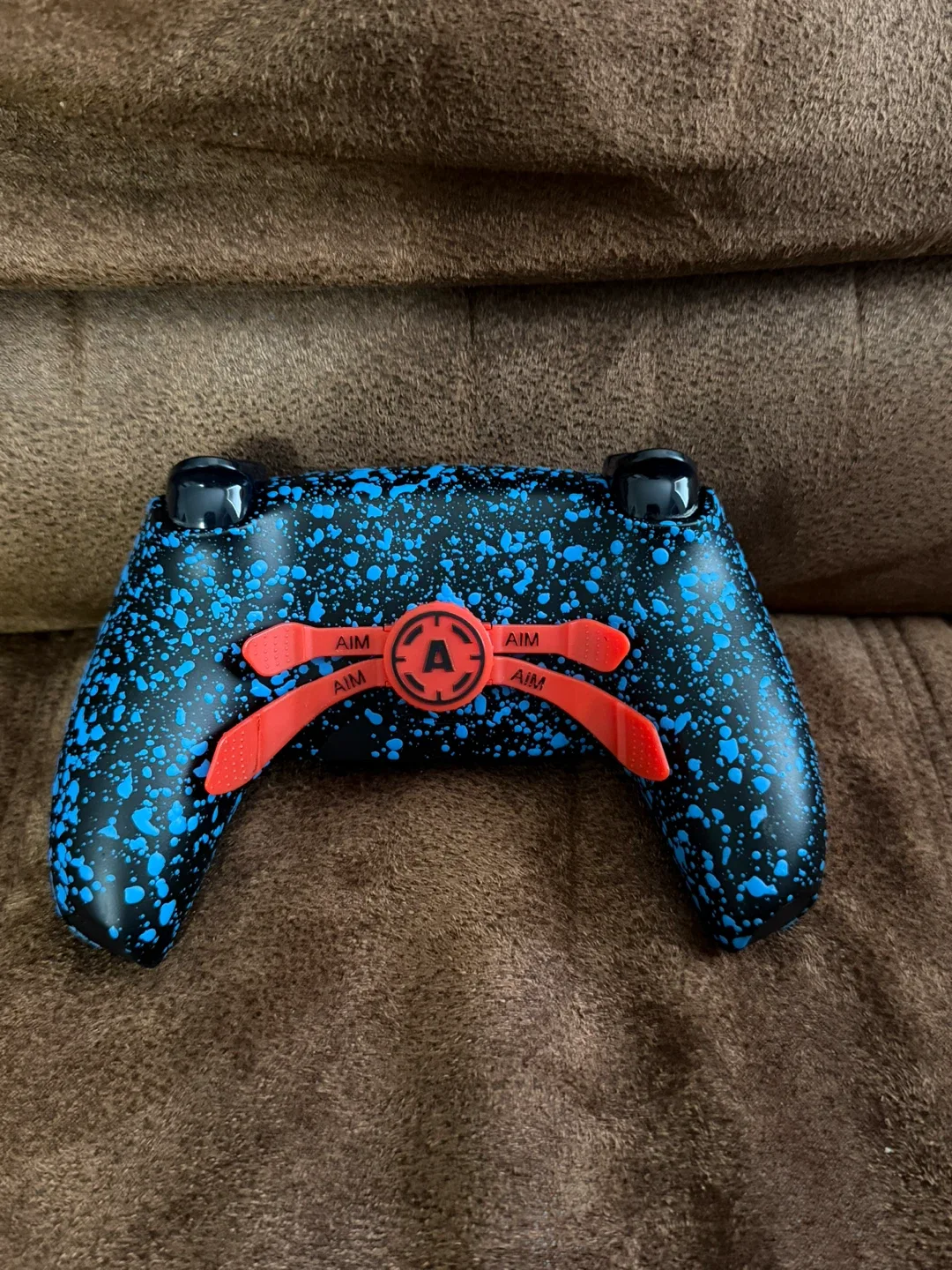 AIM Controllers Custom PS5 Controller image indicator(2)