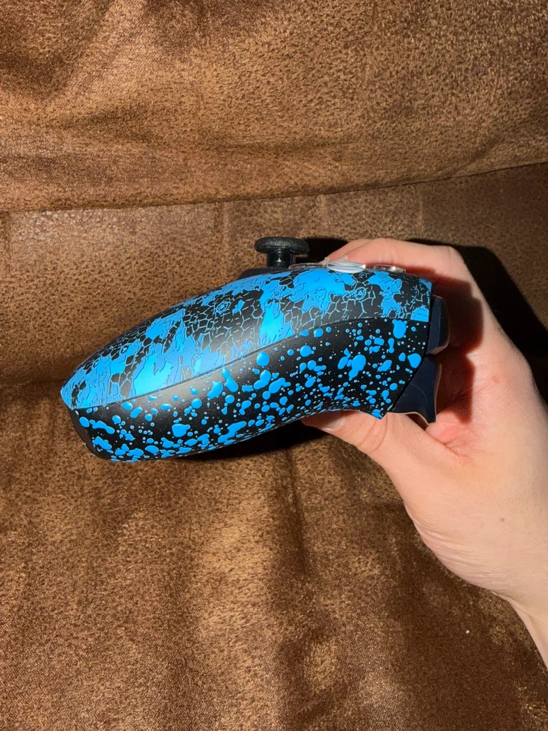 AIM Controllers Custom PS5 Controller image indicator(4)