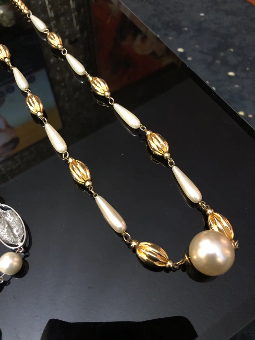 Italian  jewellery 90 cm  pearl 2.5 cm Pearl & Gold tone image indicator(3)