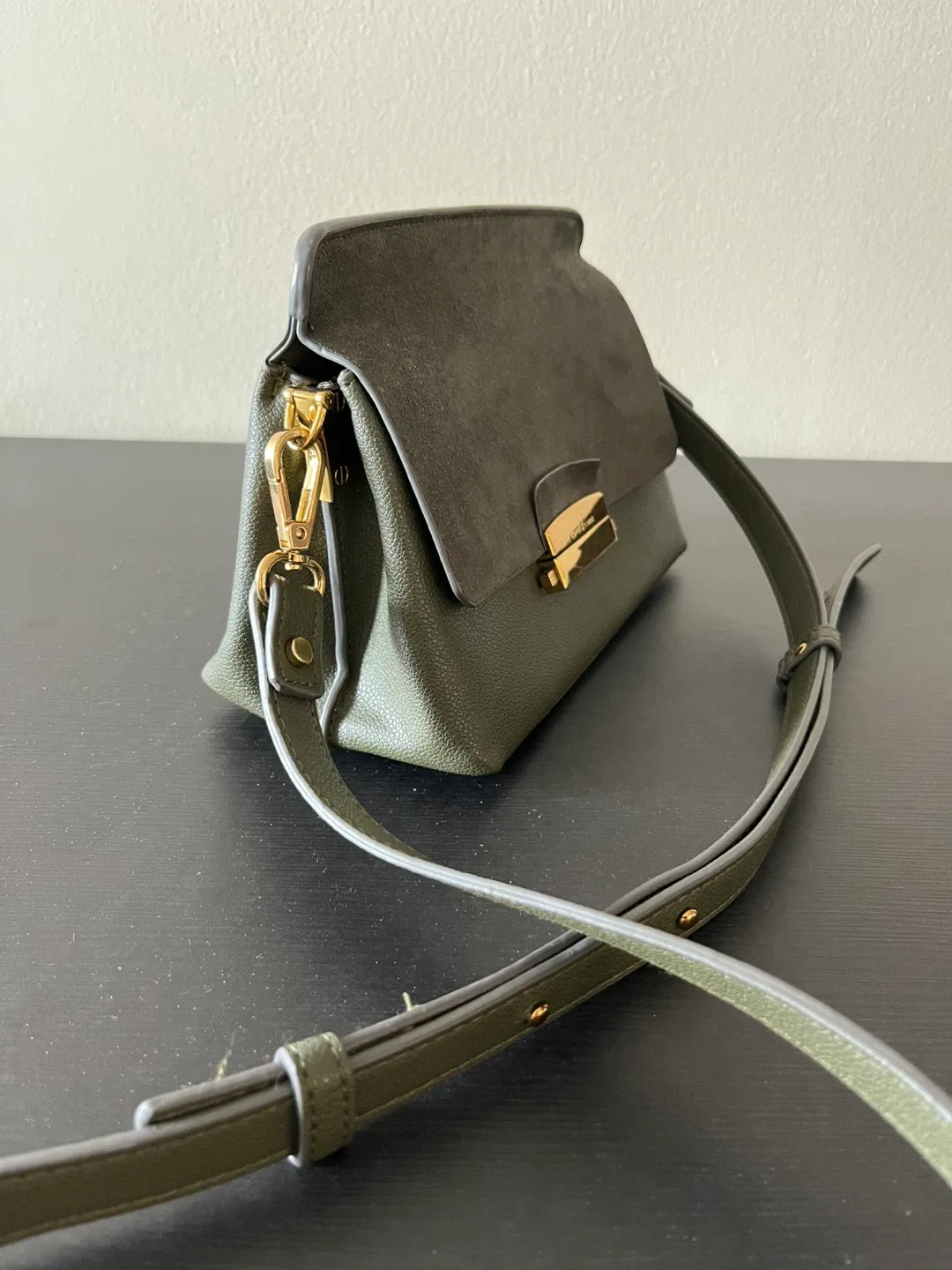 Olive Green Crossbody Bag image indicator(2)