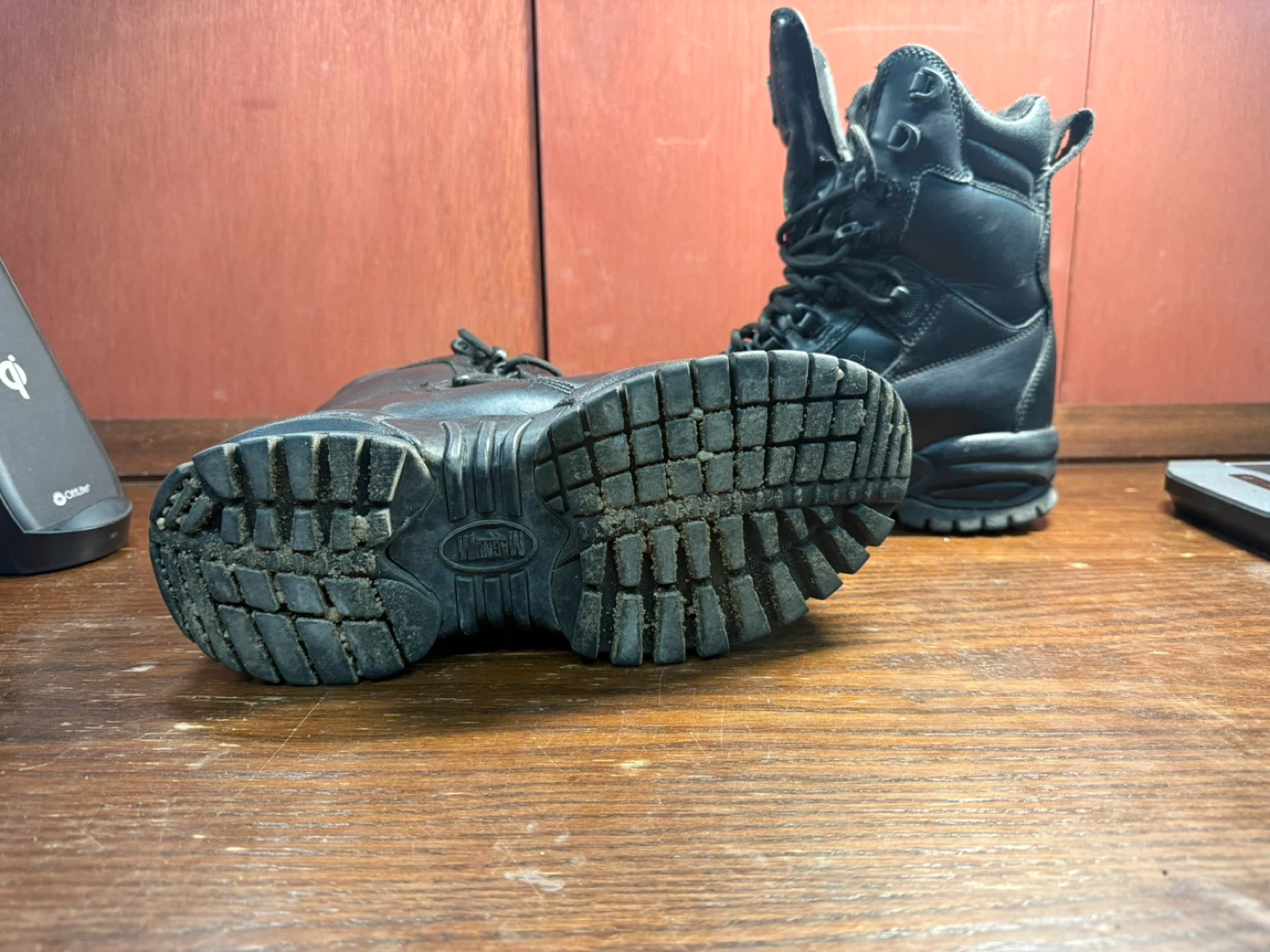 Magnum CSA Thinsulate Safety Work Boots – Women’s 6.5  – Black - photo 4