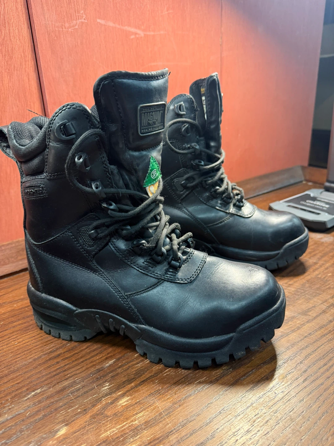 Magnum CSA Thinsulate Safety Work Boots – Women’s 6.5  – Black - photo 3