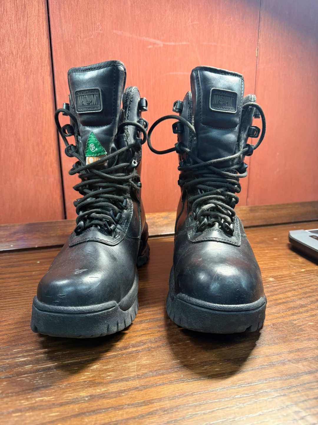 Magnum CSA Thinsulate Safety Work Boots – Women’s 6.5  – Black