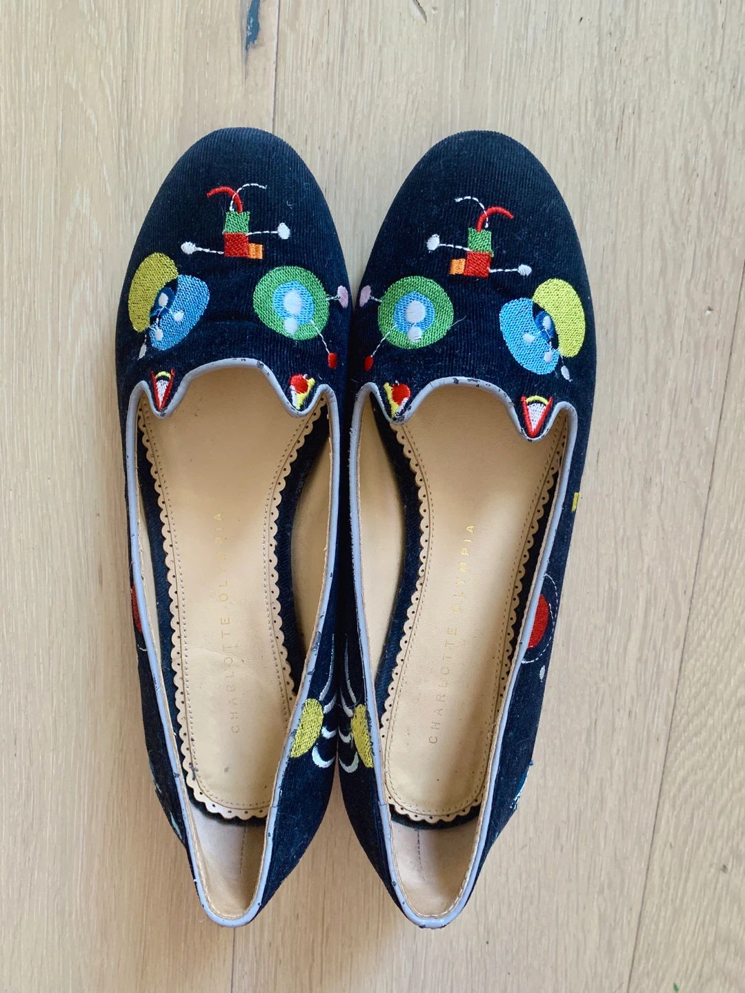 Black Velvet Kitty Flats Size 37 - photo 3