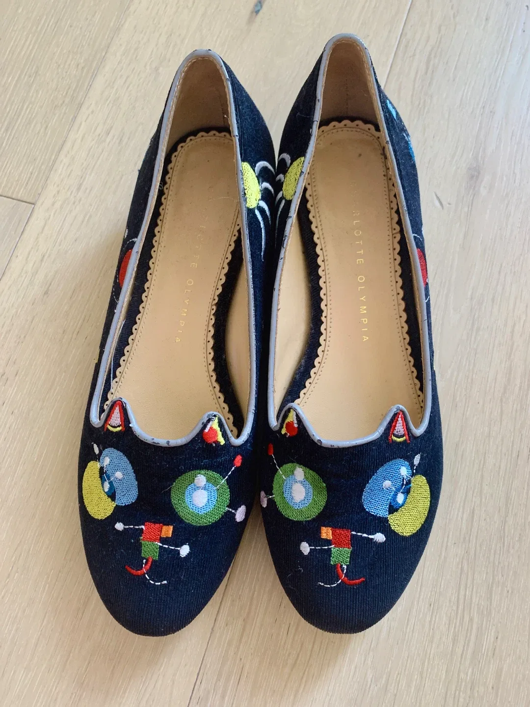 Black Velvet Kitty Flats Size 37 image indicator(2)