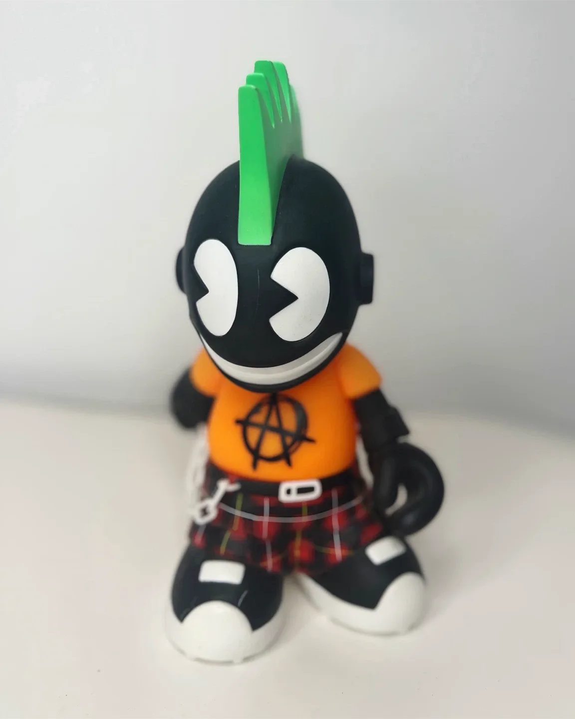 Kidrobot DTA Dunny Series 3 - Punk Figure