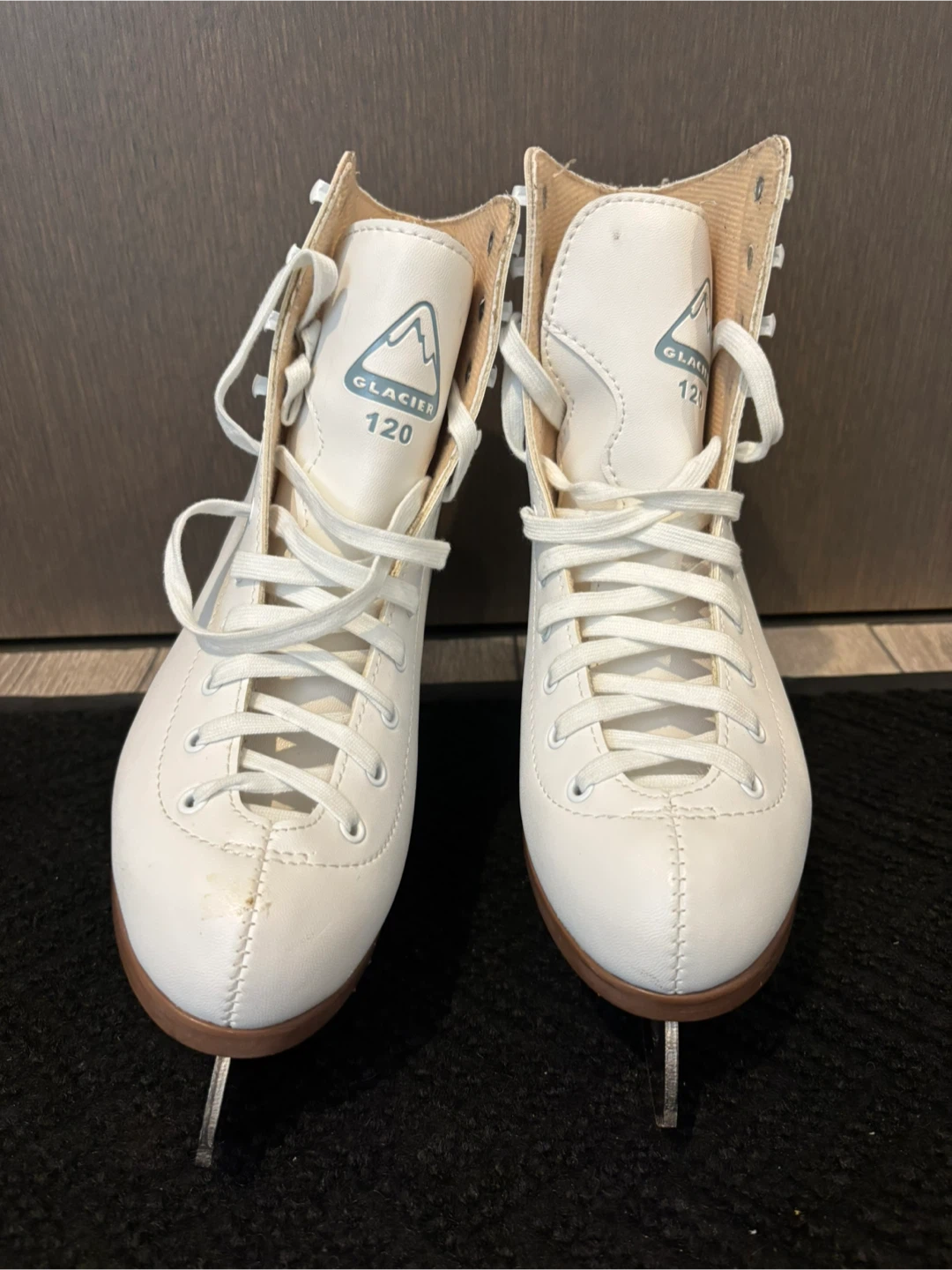 Glacier White Skates - Size 7 Women’s