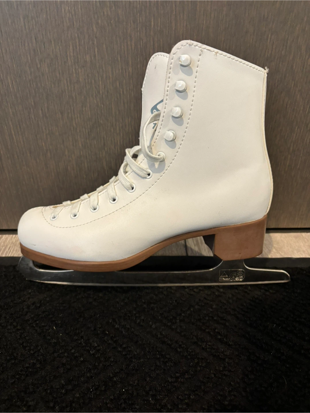 Glacier White Skates - Size 7 Women’s - photo 5