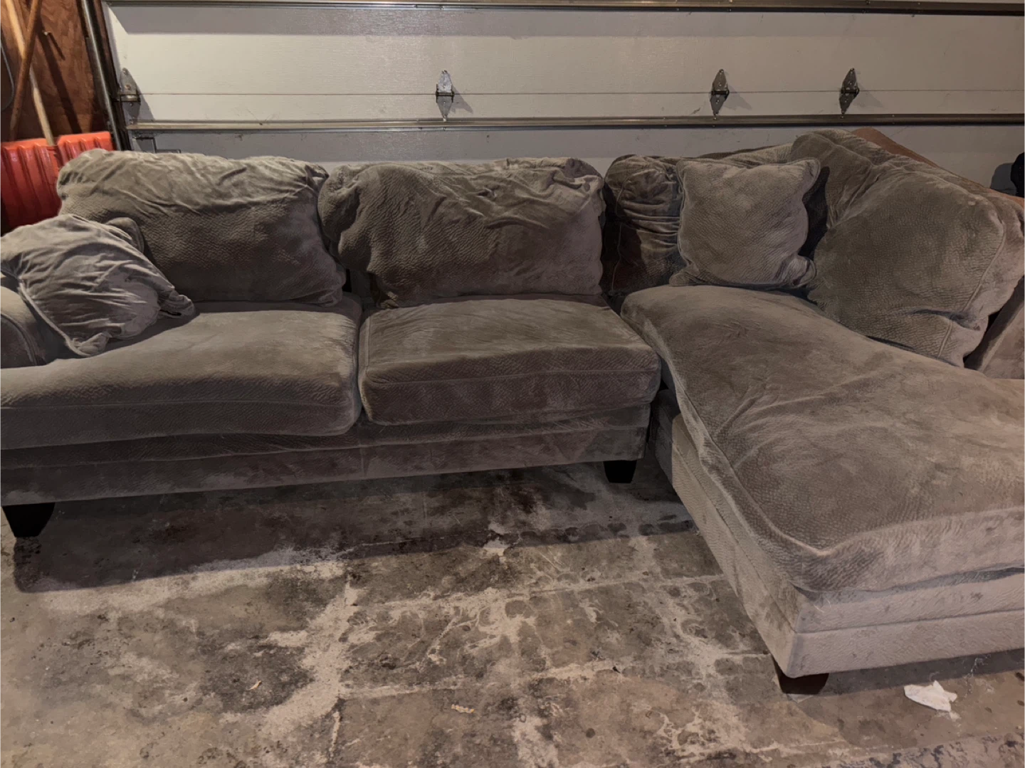 Grey sectional . Easy garage pick up - photo 2