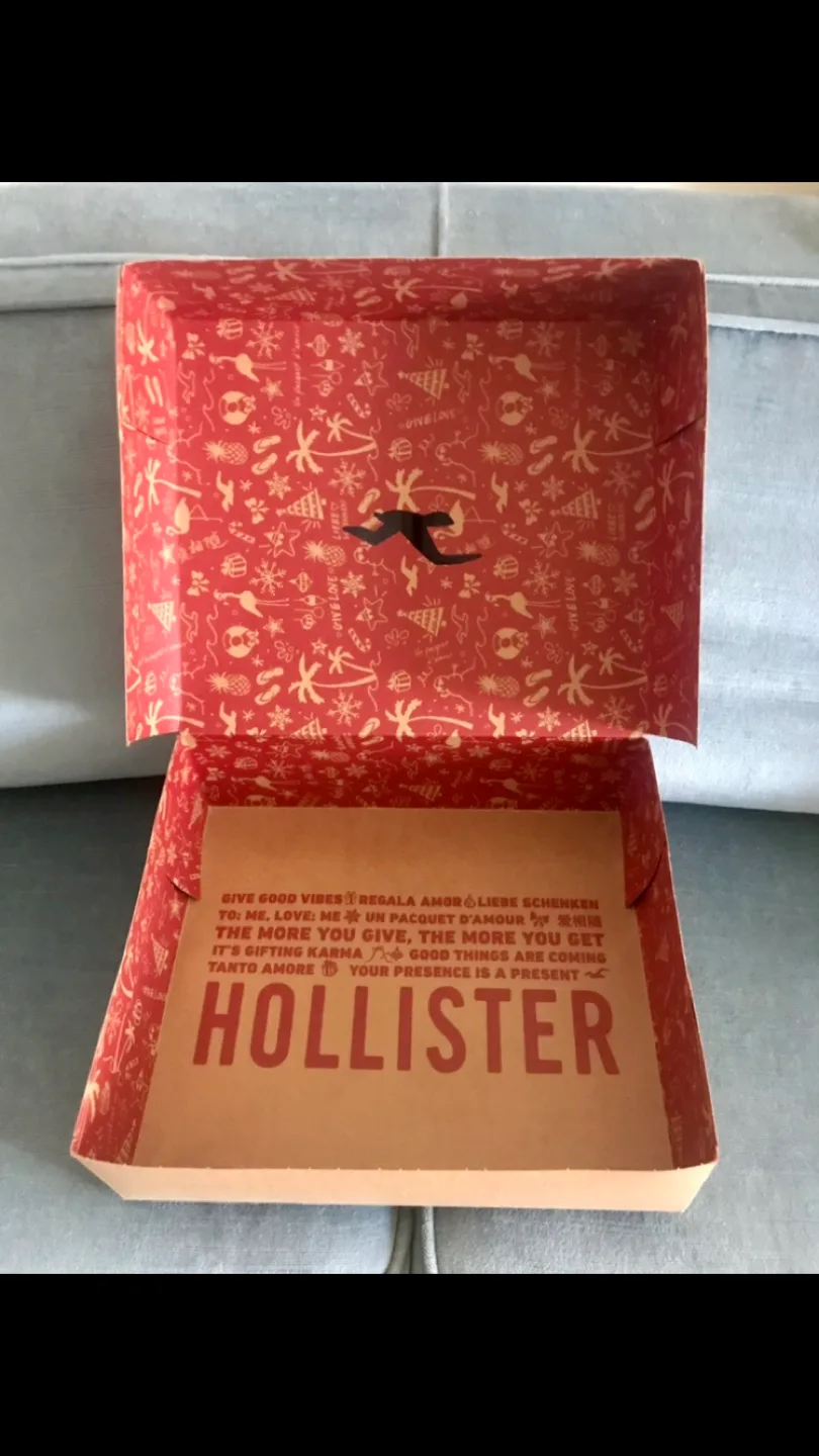 Collection of 4 Beautiful Gift or Holiday Boxes image indicator(7)