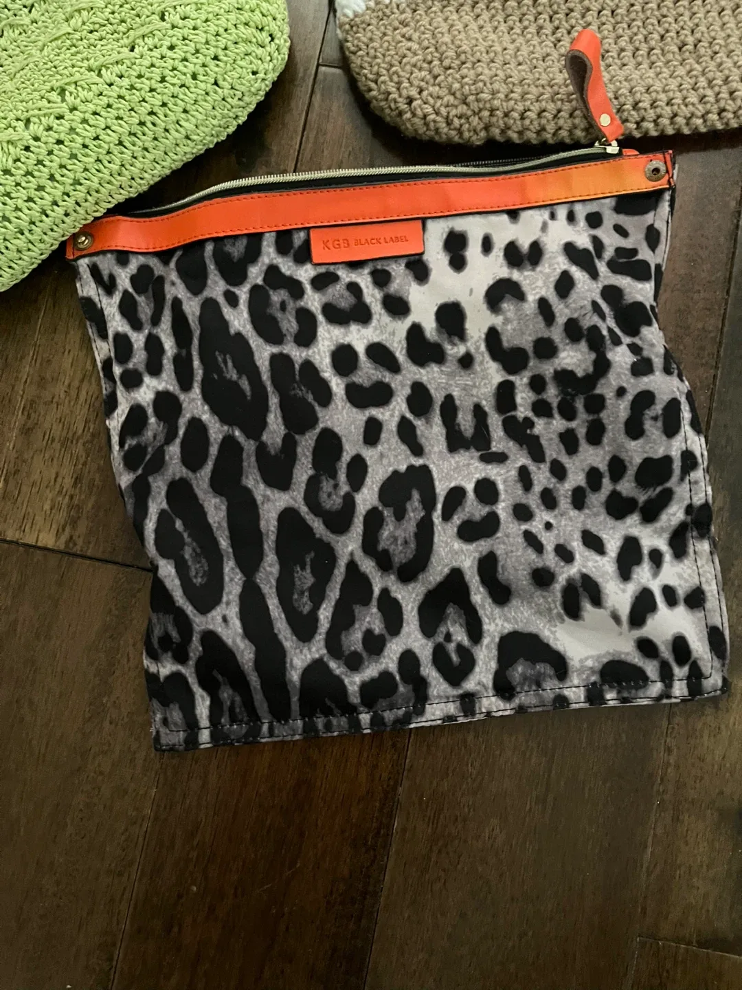 1.Cosmetic Bag and 2 shoulder bag image indicator(2)