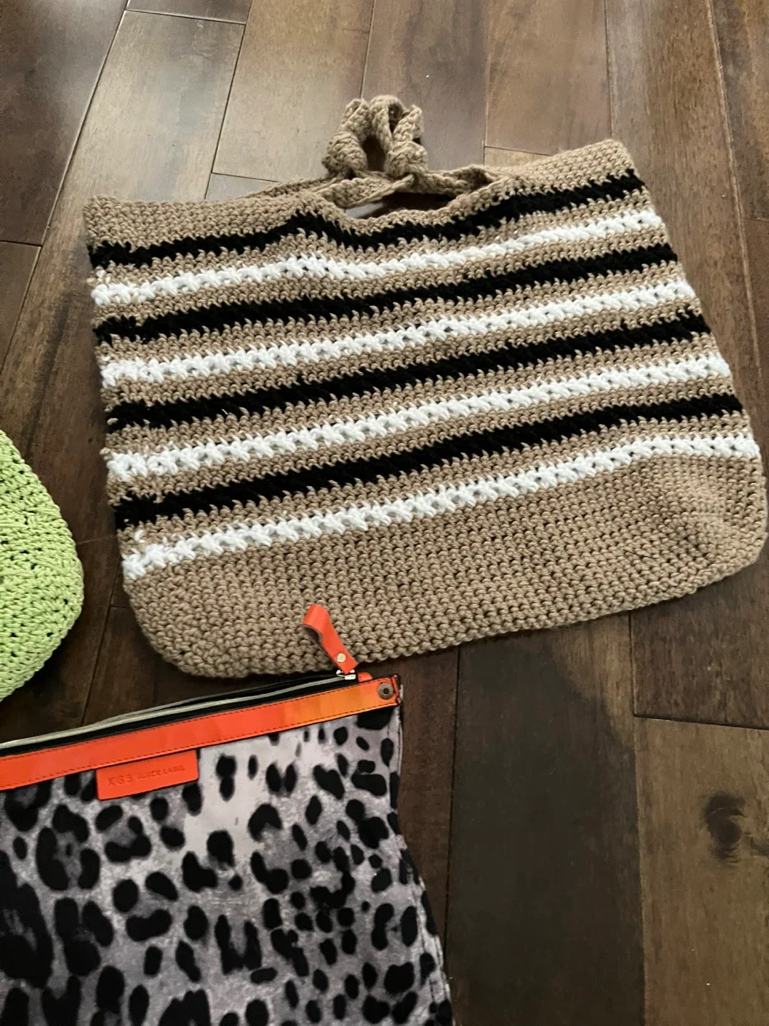 1.Cosmetic Bag and 2 shoulder bag image indicator(3)