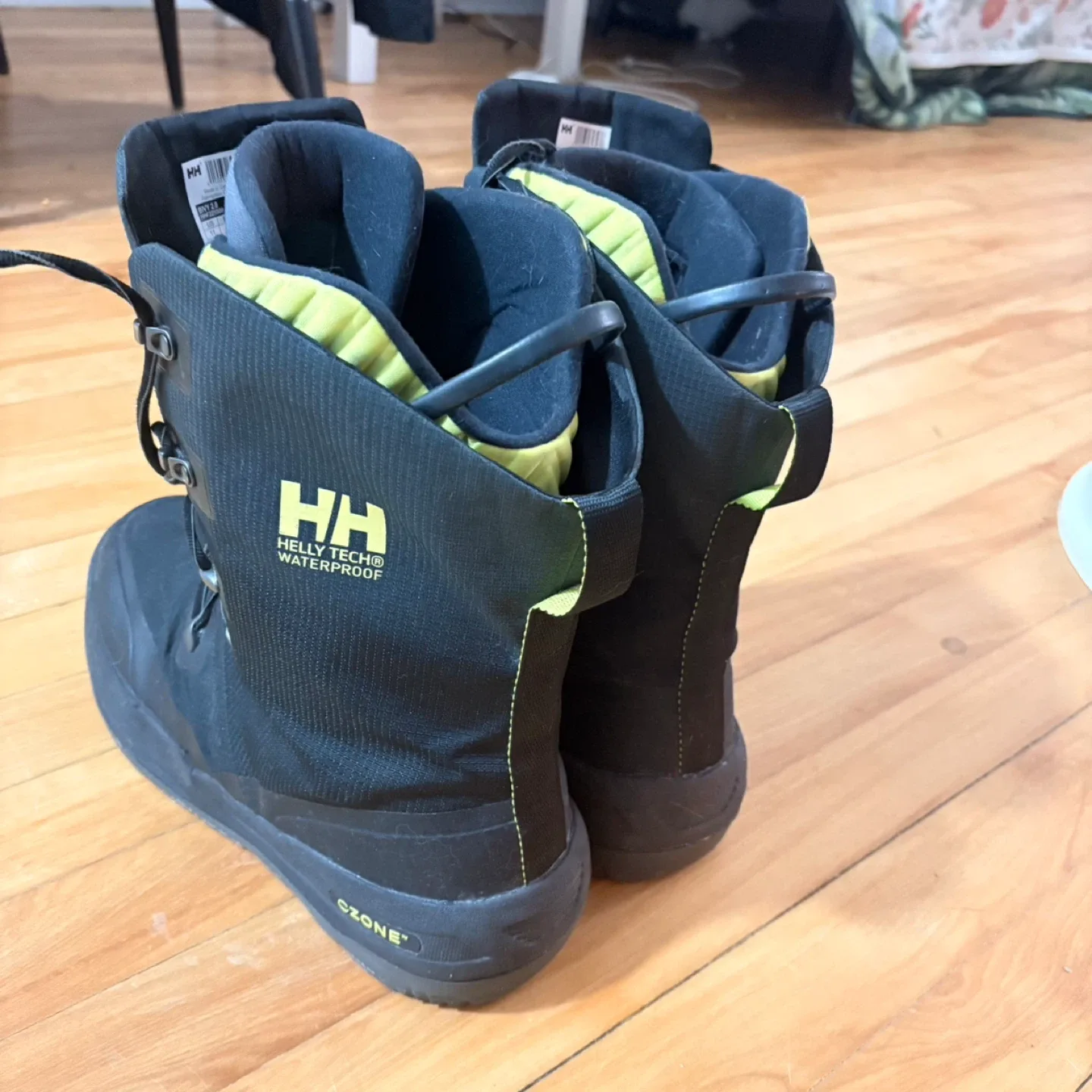 Helly Hansen Black Winter Boots image indicator(5)