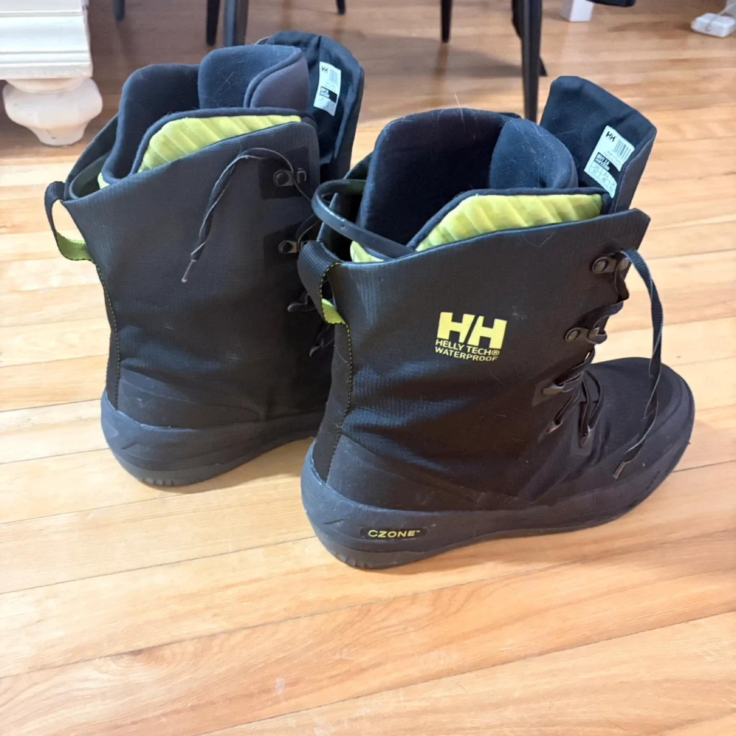 Helly Hansen Black Winter Boots image indicator(3)
