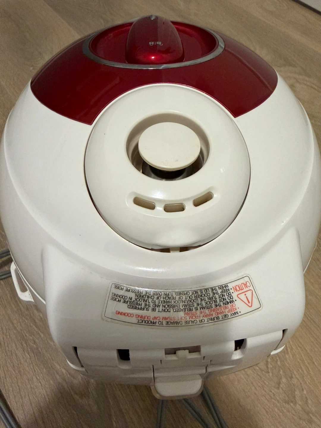 Cuckoo Rice Cooker - Red and White - photo 3