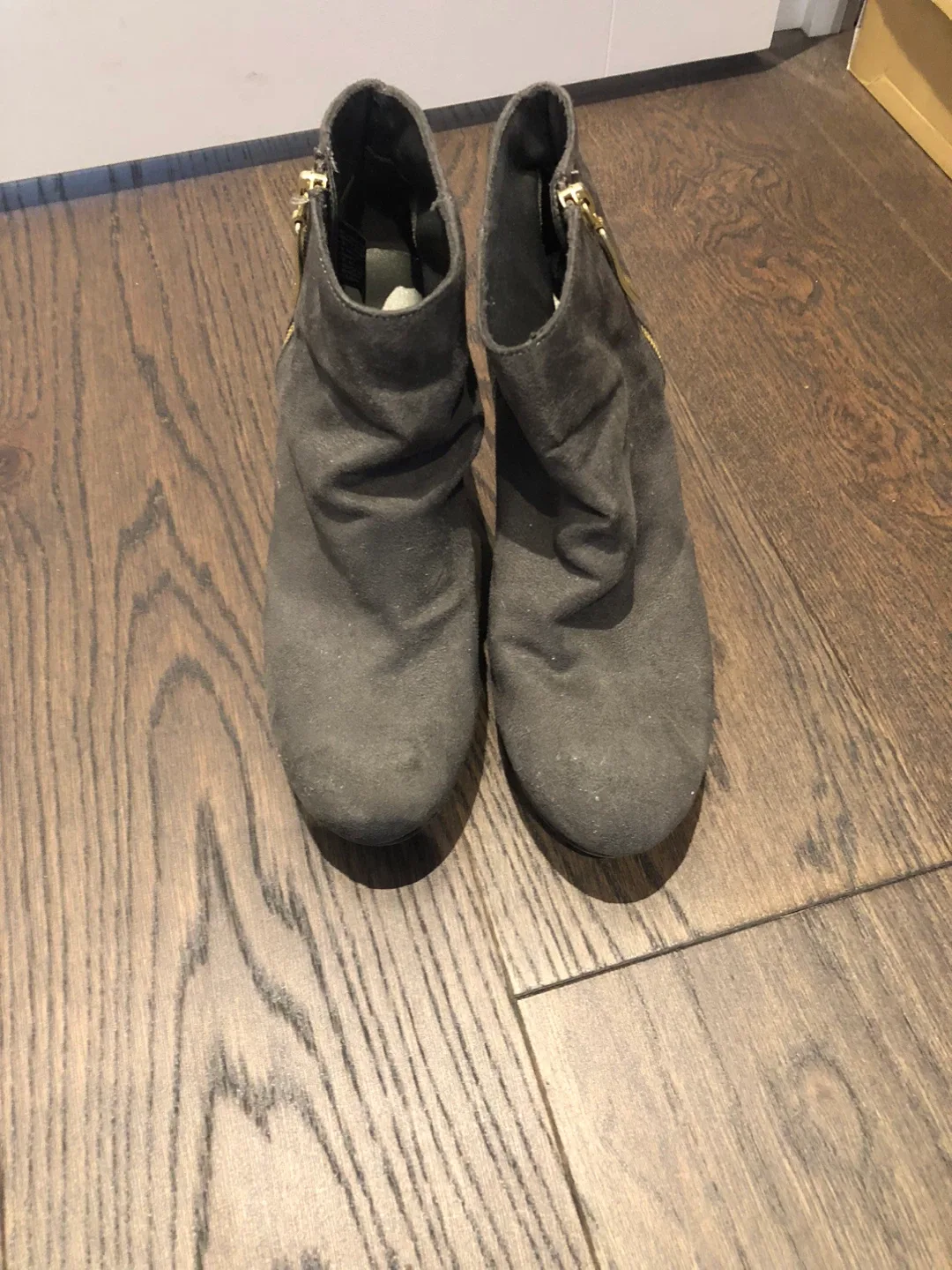 Christian Siriano Boots image indicator(2)