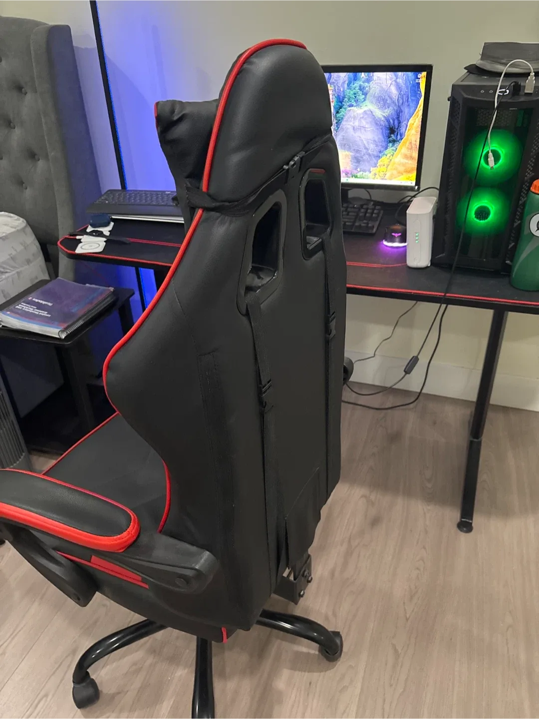 Darkecho Massage Gaming Chair - Black and Red image indicator(4)