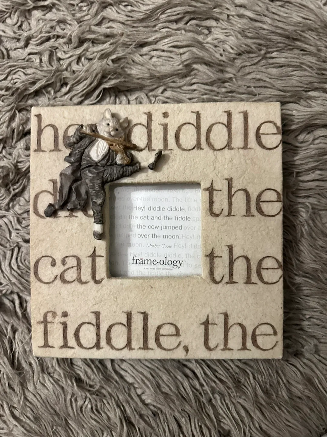Frame-ology 'Hey Diddle' Picture Frame