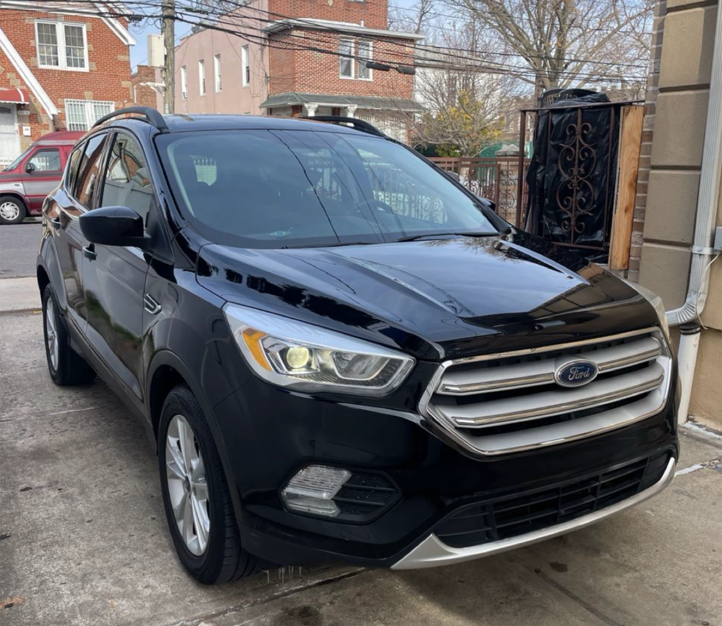 2019 Black Ford Escape SUV - photo 2