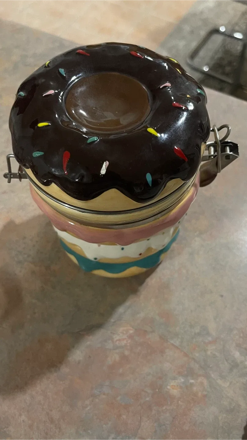 Donut Shaped Ceramic Jar image indicator(2)