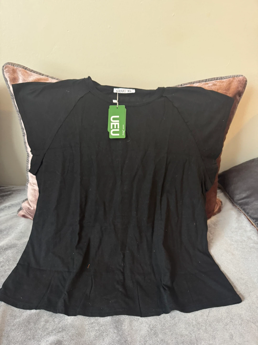 UEU Black T-Shirt - Size XL - New with Tags